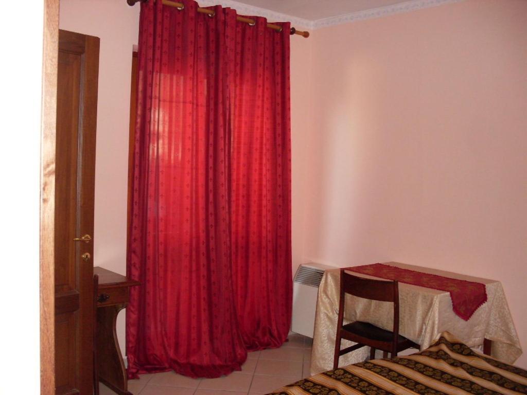 Il Rifugio Hotel Celano Ruang foto